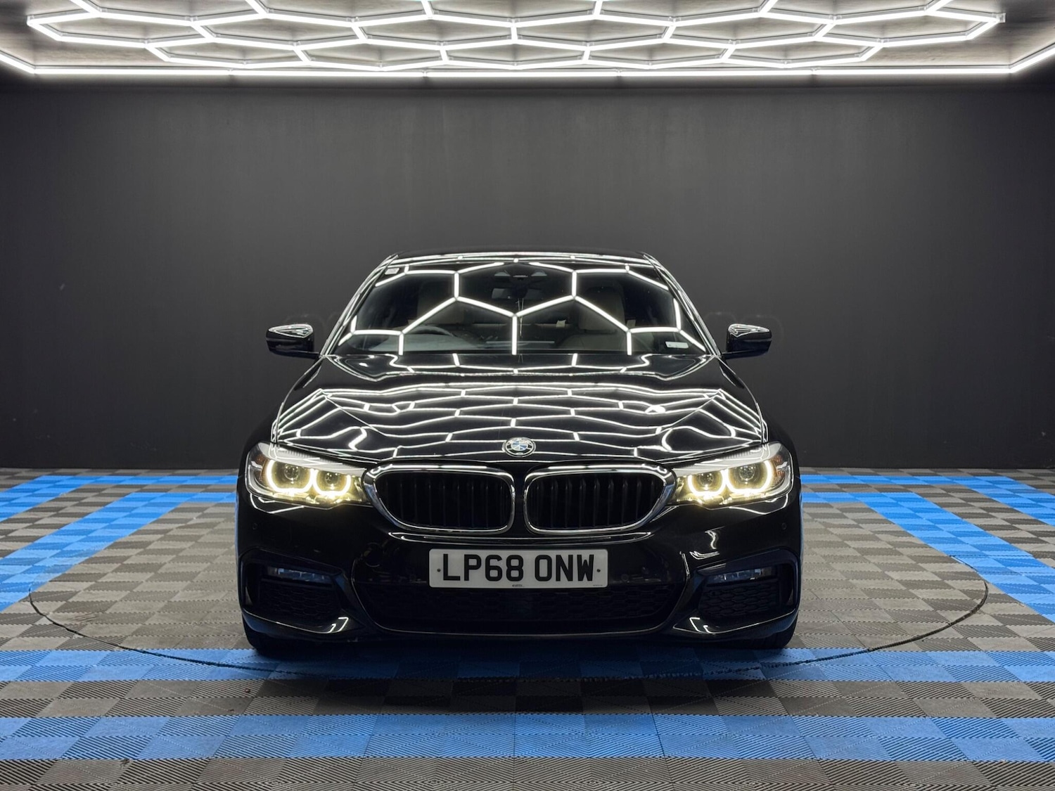 Used BMW 5 Series 2018 for sale - 76099384: Photo 2