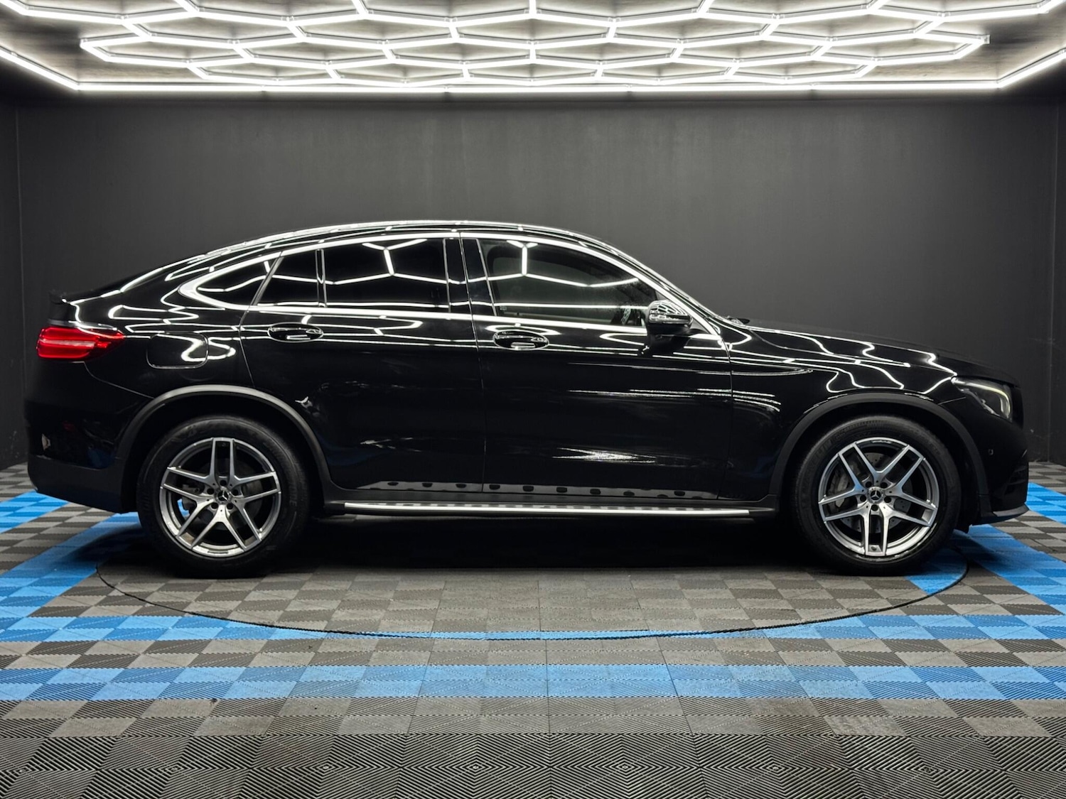 Used Mercedes-Benz GLC 2018 for sale - 76561253: Photo 4