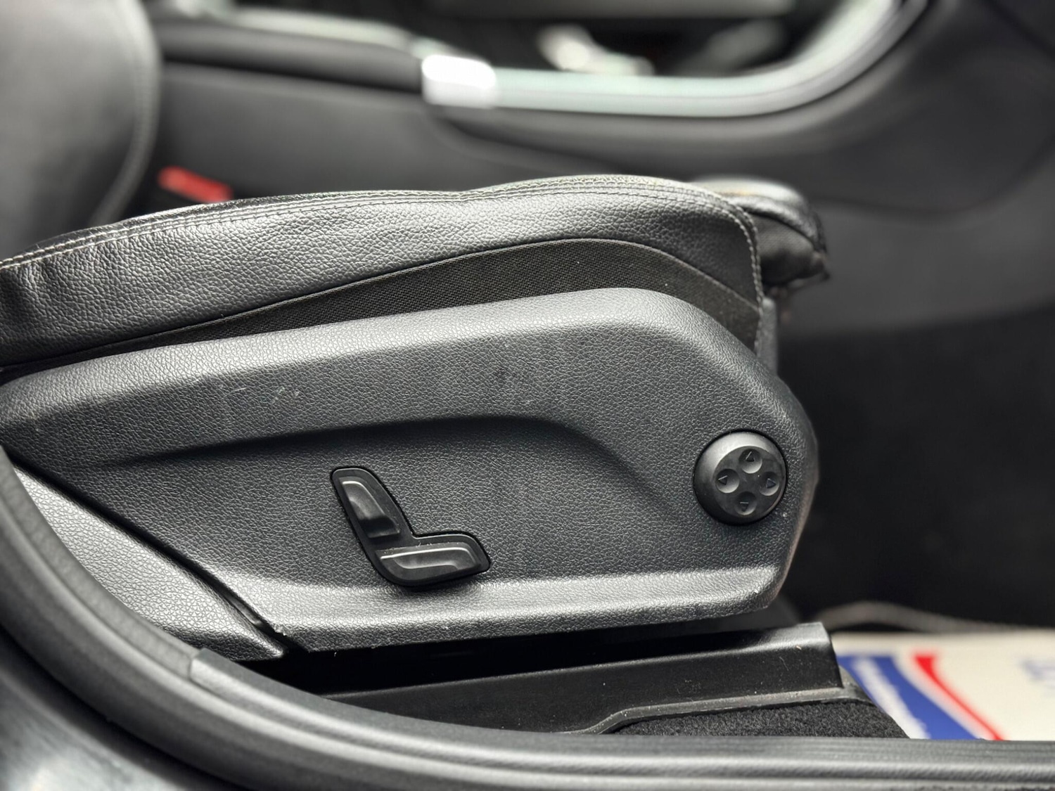 Used Mercedes-Benz GLC 2018 for sale - 76561253: Photo 40