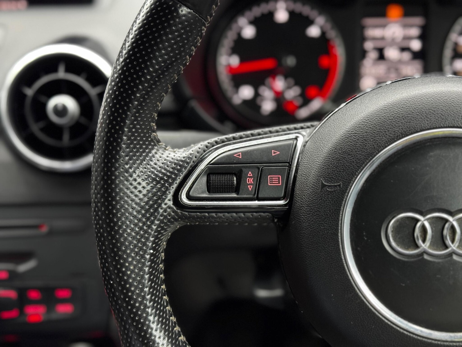 Used Audi A1 2013 for sale - 76990596: Photo 20