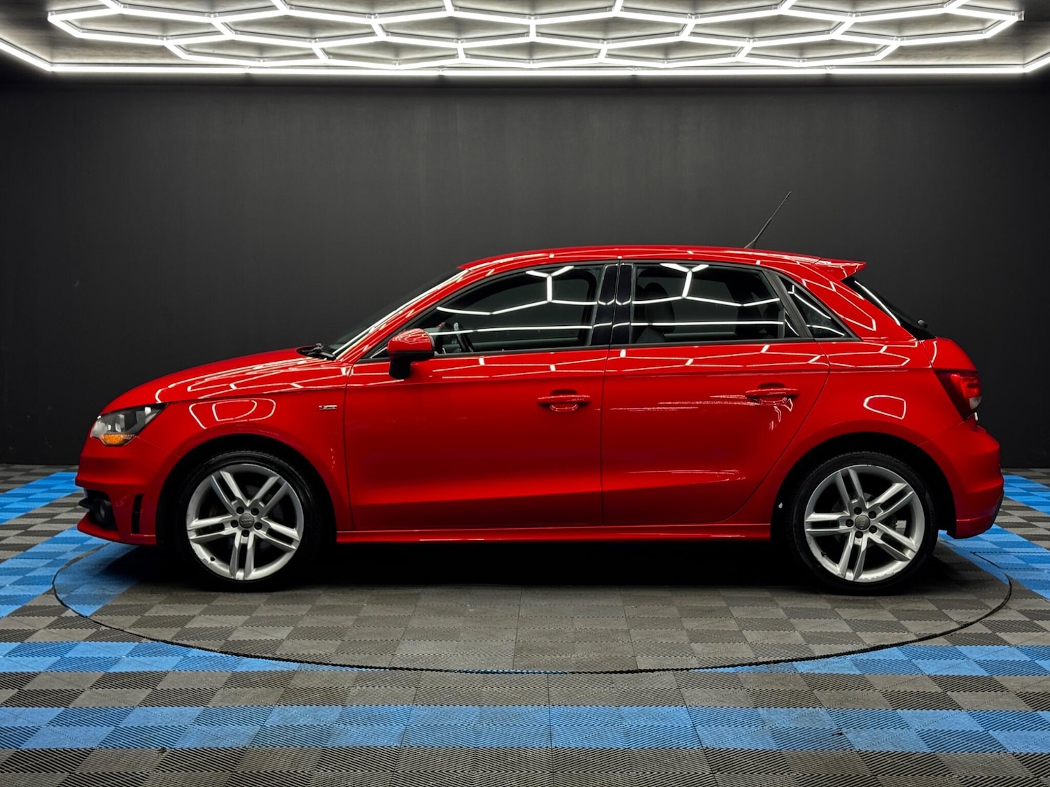 Used Audi A1 2013 for sale - 76990596: Photo 8