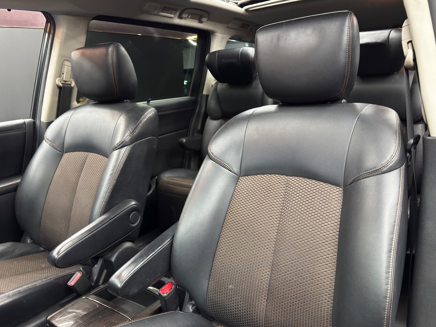 Used Nissan Elgrand for sale - 77852890: Photo 14