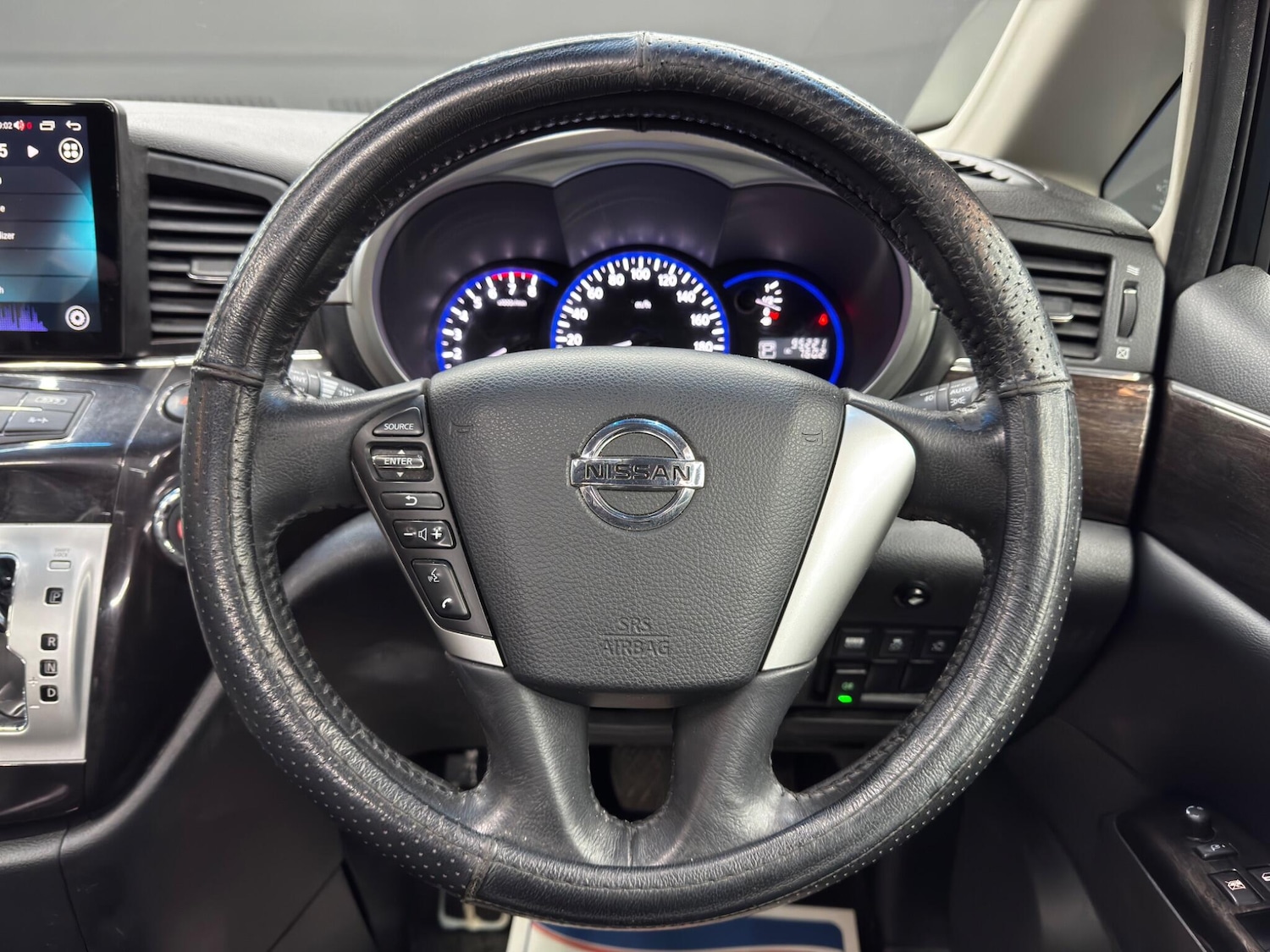 Used Nissan Elgrand for sale - 77852890: Photo 20