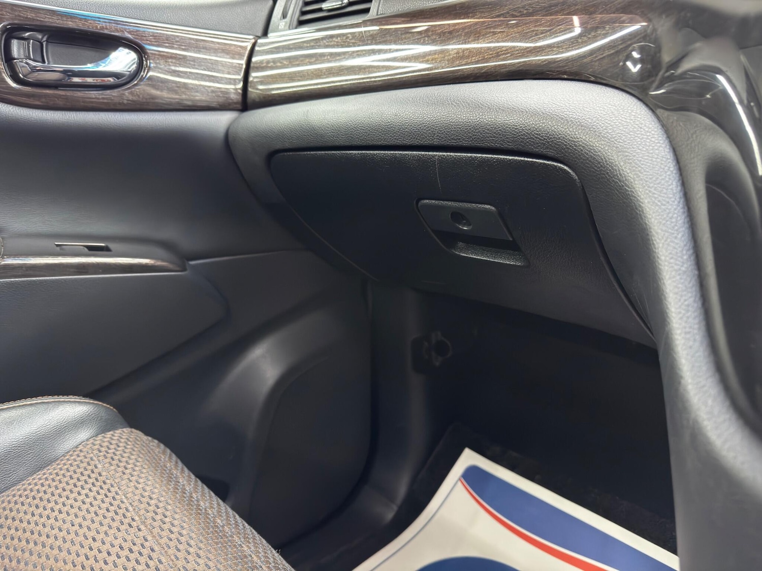 Used Nissan Elgrand for sale - 77852890: Photo 33