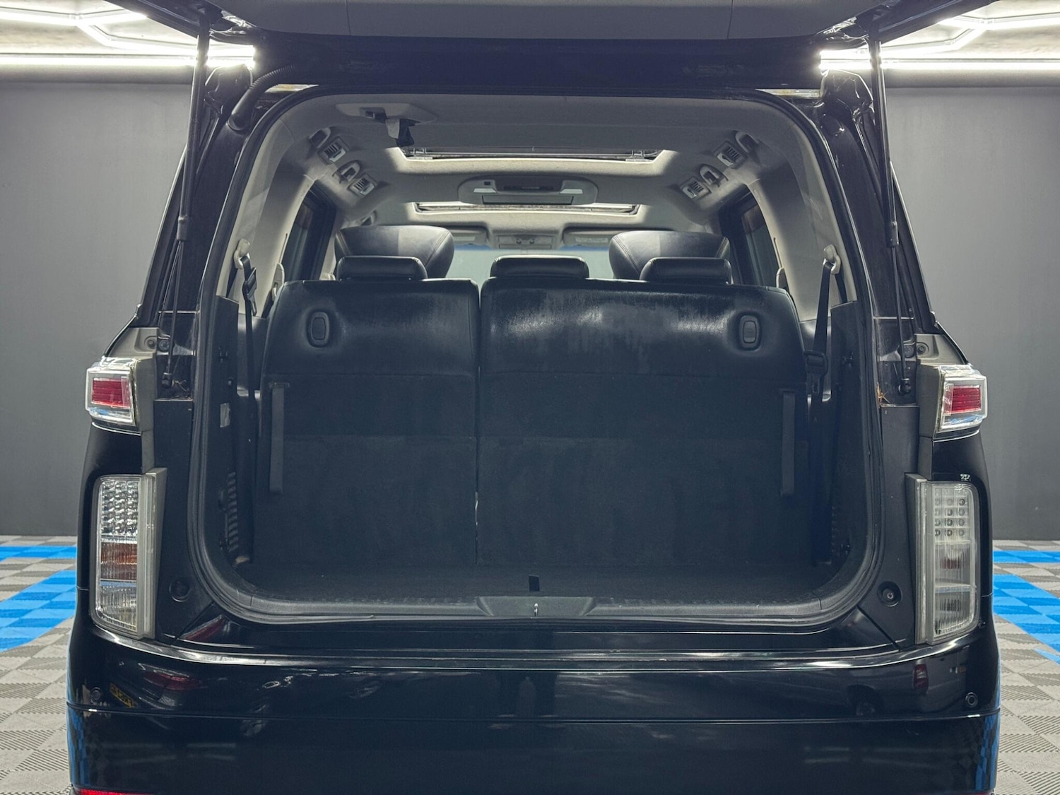 Used Nissan Elgrand for sale - 77852890: Photo 35