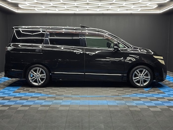 Used Nissan Elgrand 2022 for sale - 77852890: Photo