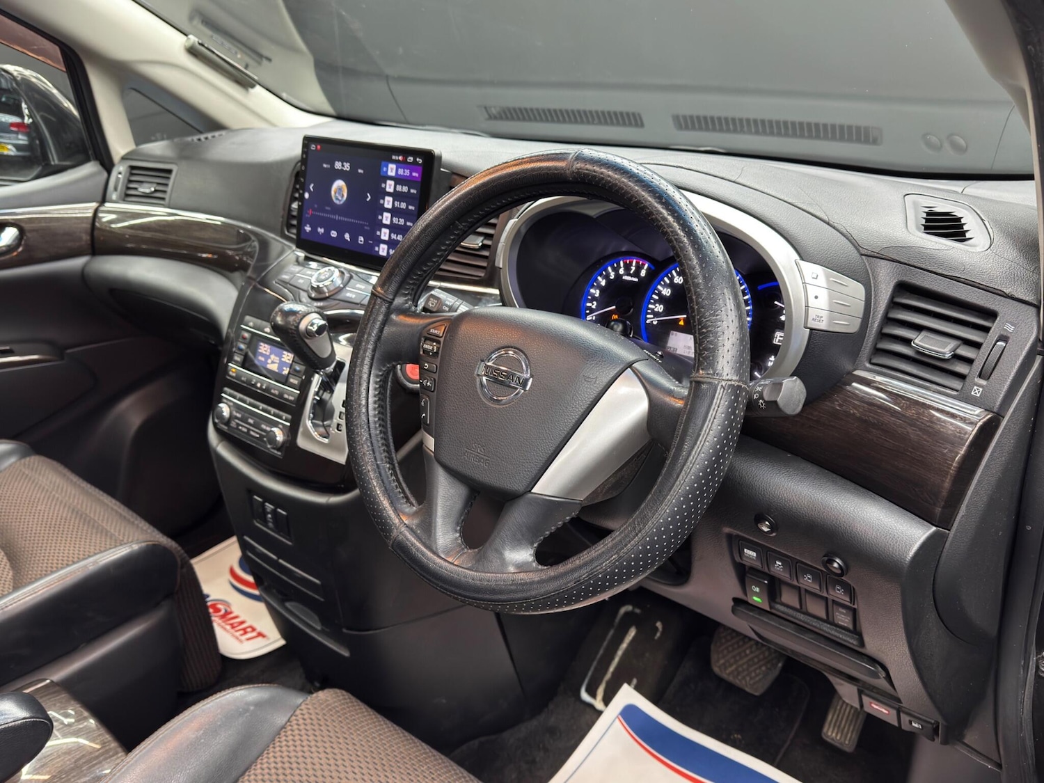 Used Nissan Elgrand for sale - 77852890: Photo 9