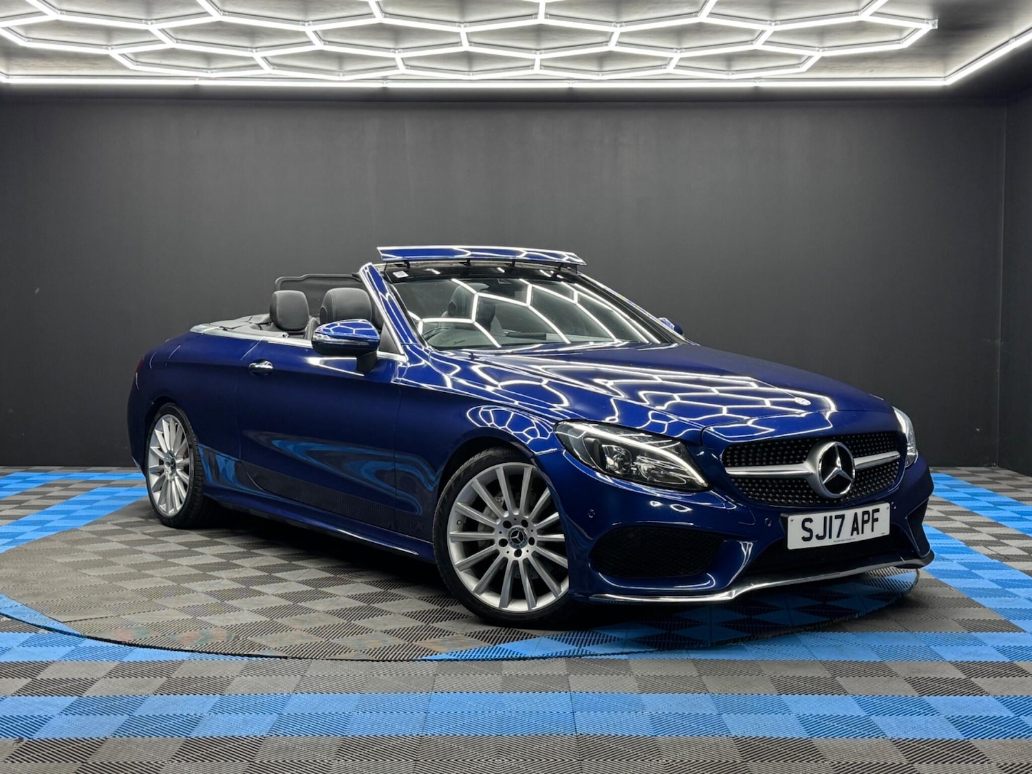 Used Mercedes-Benz C-Class 2017 for sale - 76122308: Photo 1