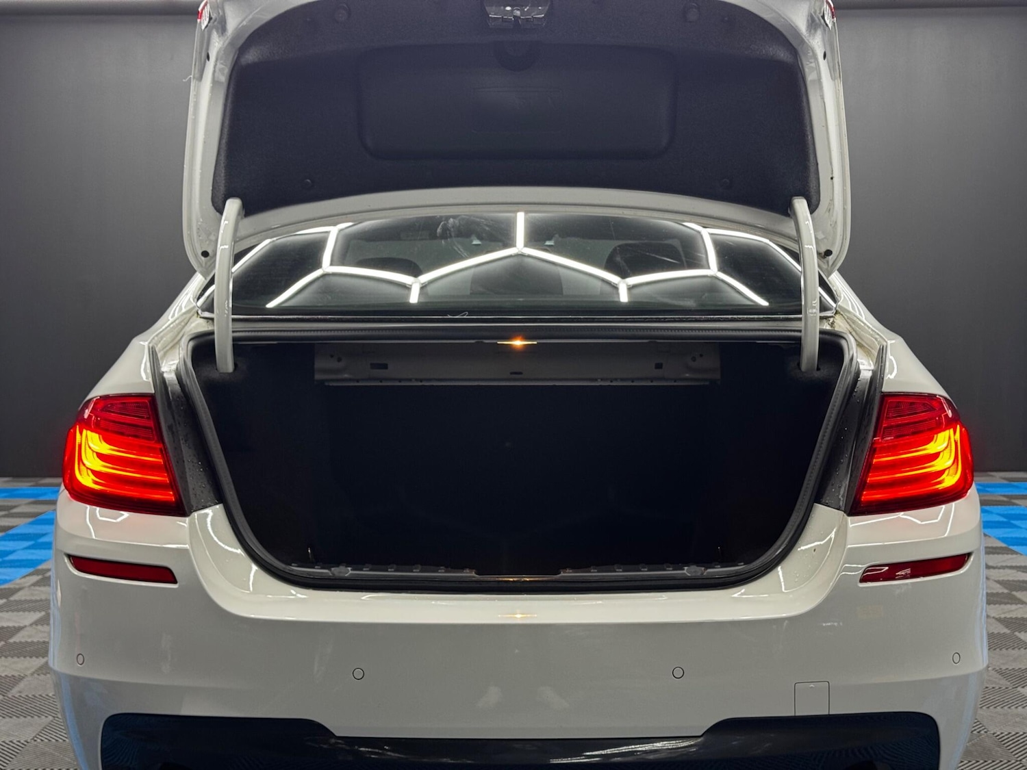 Used BMW 5 Series 2015 for sale - 76484380: Photo 38