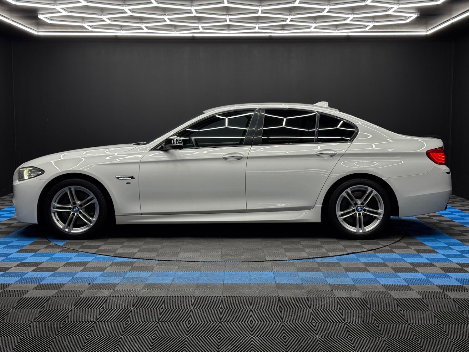 Used BMW 5 Series 2015 for sale - 76484380: Photo 8