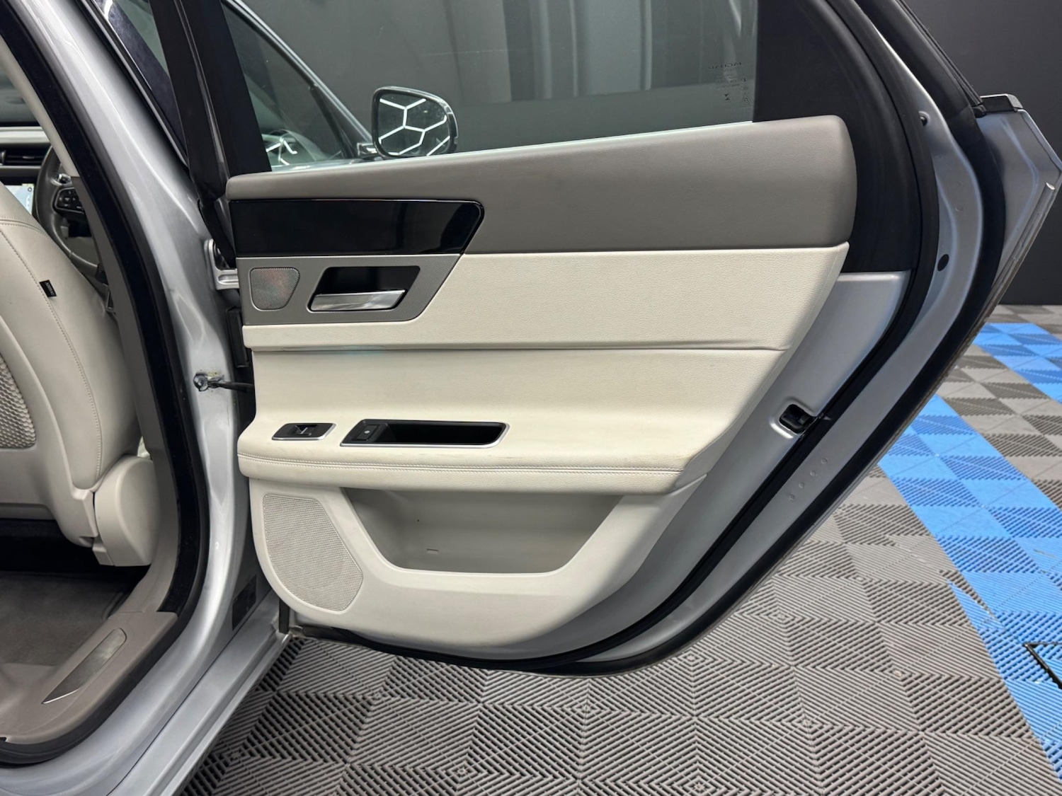 Used Audi A4 2019 for sale - 76671605: Photo 40