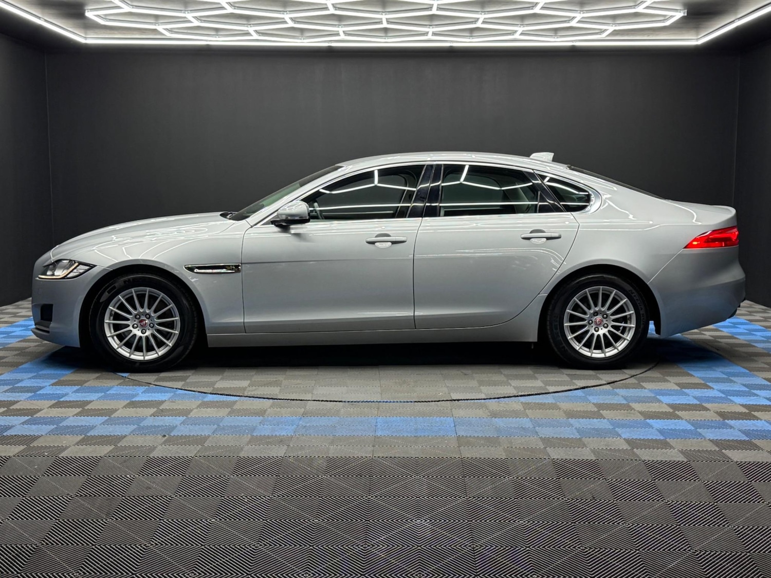 Used Audi A4 2019 for sale - 76671605: Photo 8