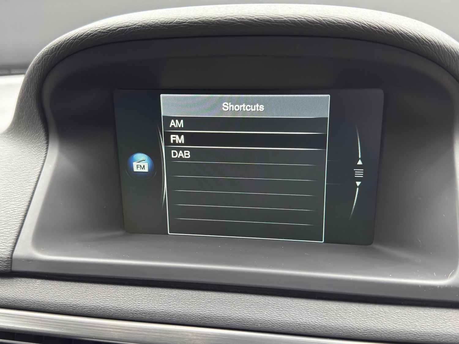 Used Volvo V70 2015 for sale - 77331995: Photo 29