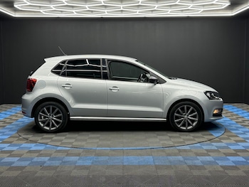 Used Volkswagen Polo 2015 for sale - 75609060: Photo