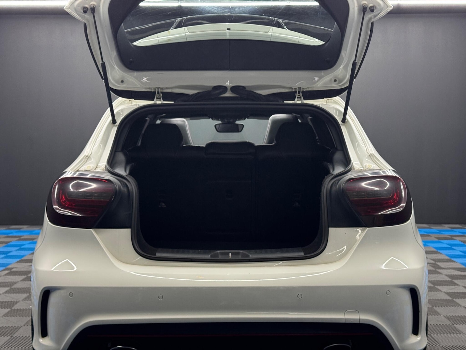 Used Mercedes-Benz A-Class 2013 for sale - 77695915: Photo 35