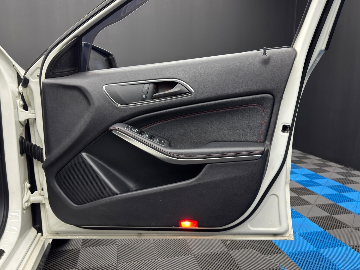 Used Mercedes-Benz A-Class 2013 for sale - 77695915: Photo 36