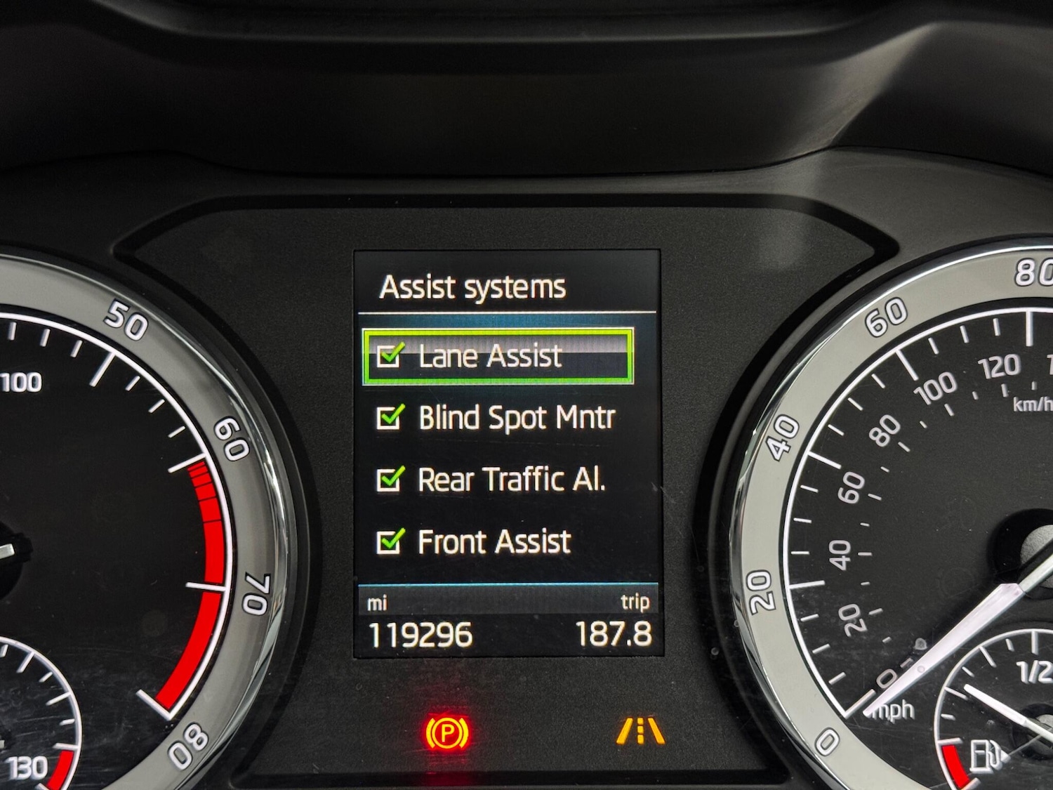 Used Skoda Karoq 2018 for sale - 76801479: Photo 24