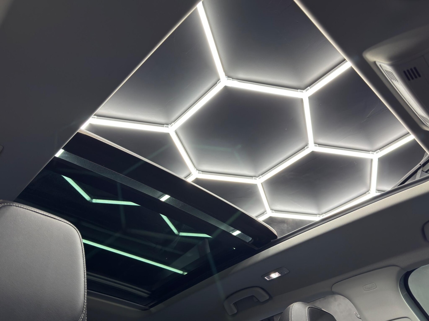 Used Skoda Karoq 2018 for sale - 76801479: Photo 40