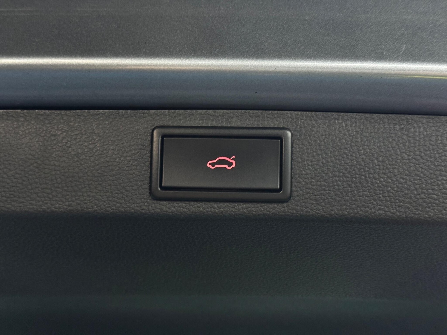 Used Skoda Karoq 2018 for sale - 76801479: Photo 44