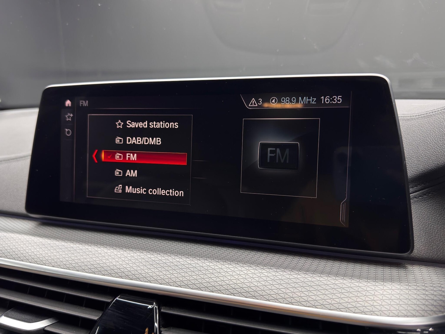 Used BMW 5 Series 2018 for sale - 76989346: Photo 30