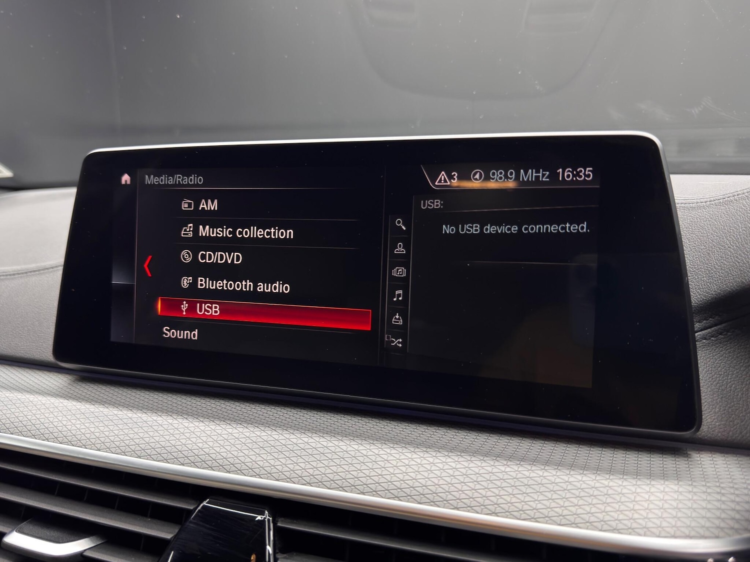 Used BMW 5 Series 2018 for sale - 76989346: Photo 31