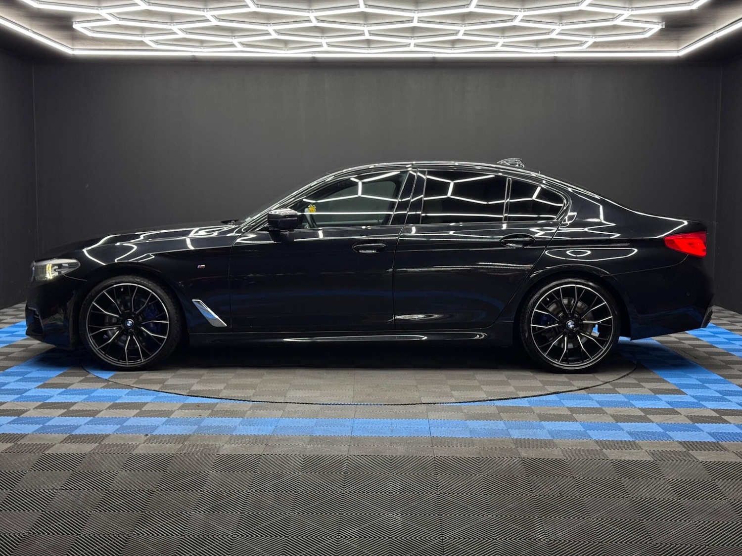 Used BMW 5 Series 2018 for sale - 76989346: Photo 9