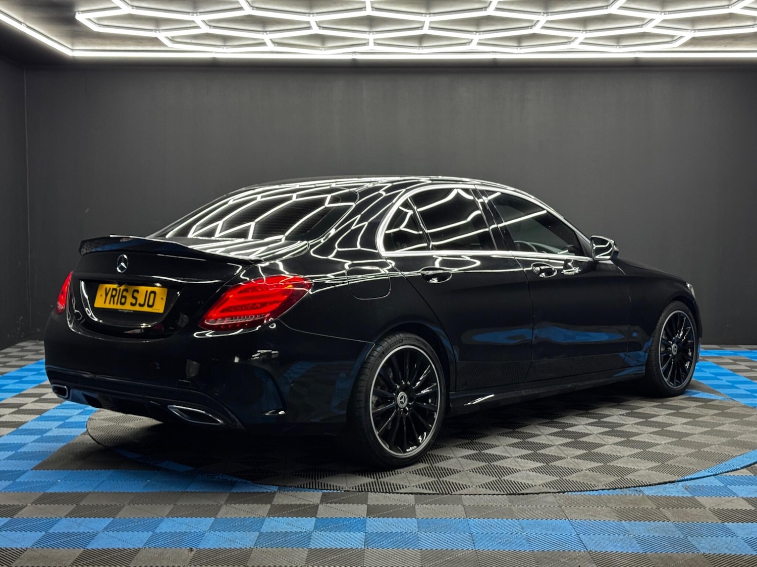 Used Mercedes-Benz C Class 2016 for sale - 76584198: Photo 5