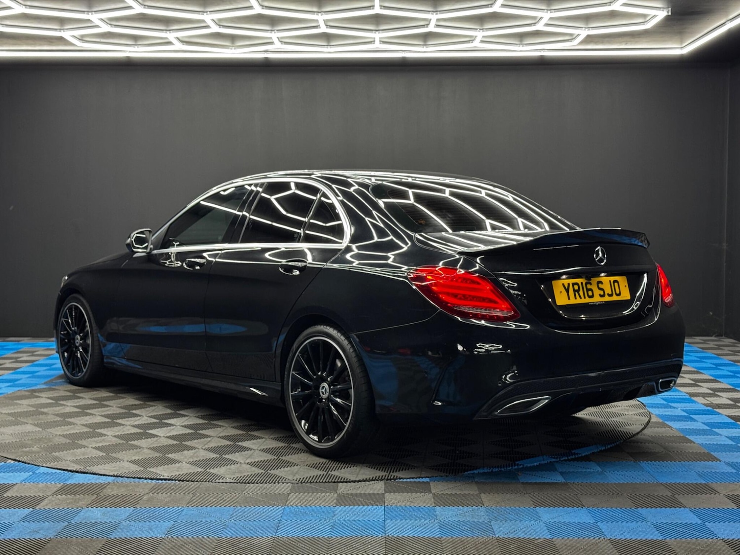 Used Mercedes-Benz C Class 2016 for sale - 76584198: Photo 7