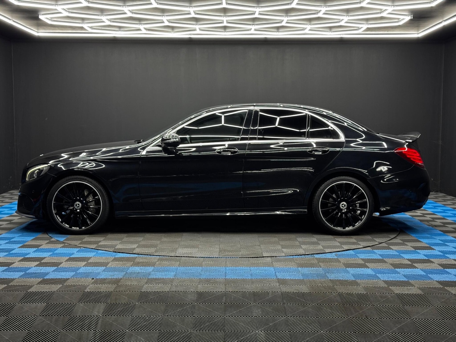 Used Mercedes-Benz C Class 2016 for sale - 76584198: Photo 8