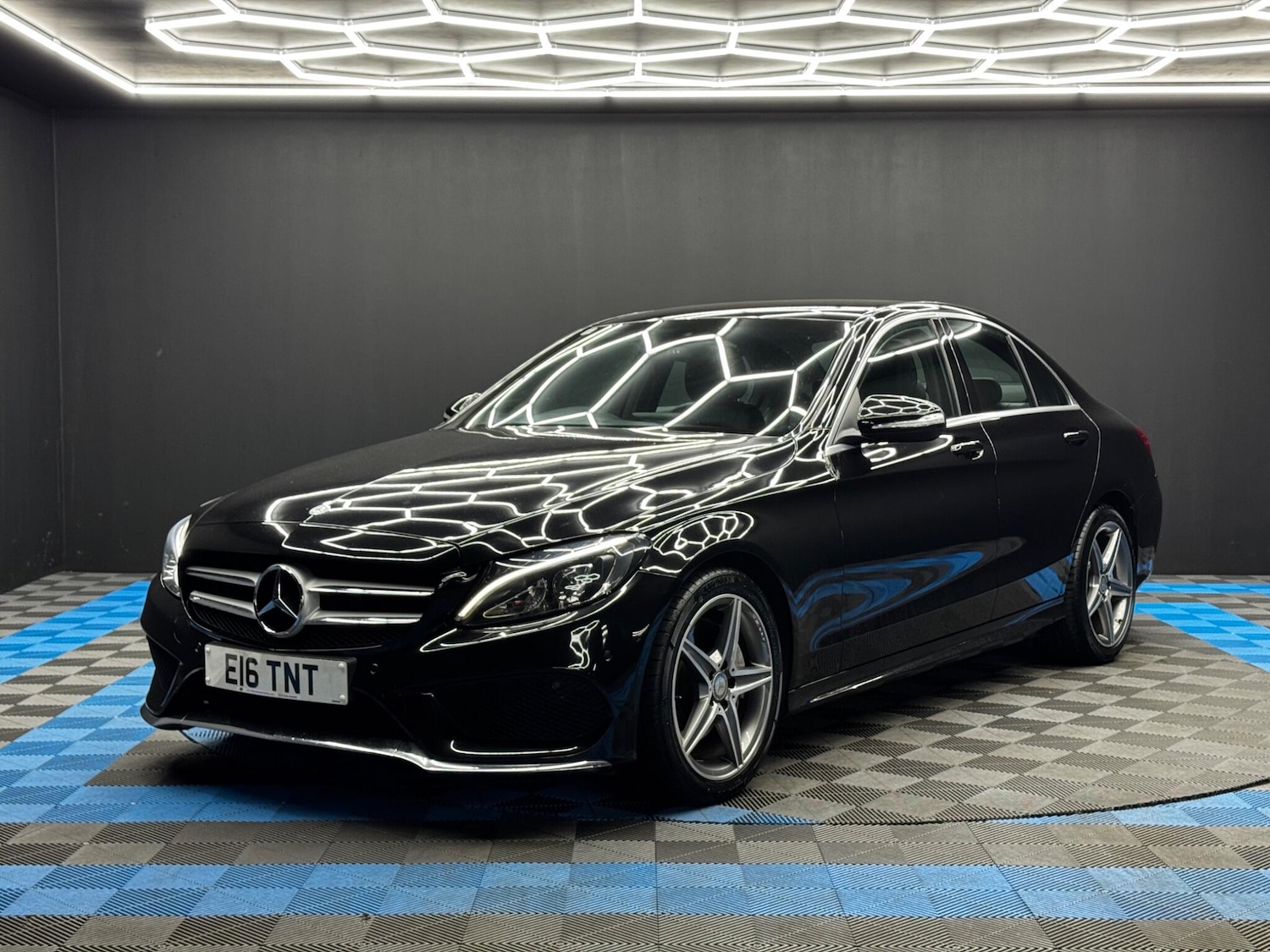 Used Mercedes-Benz C Class 2015 for sale - 76646089: Photo 3