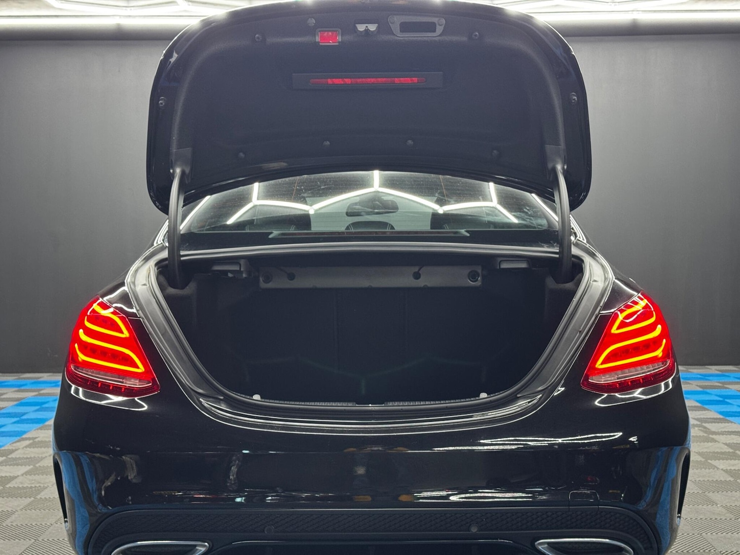 Used Mercedes-Benz C Class 2015 for sale - 76646089: Photo 35