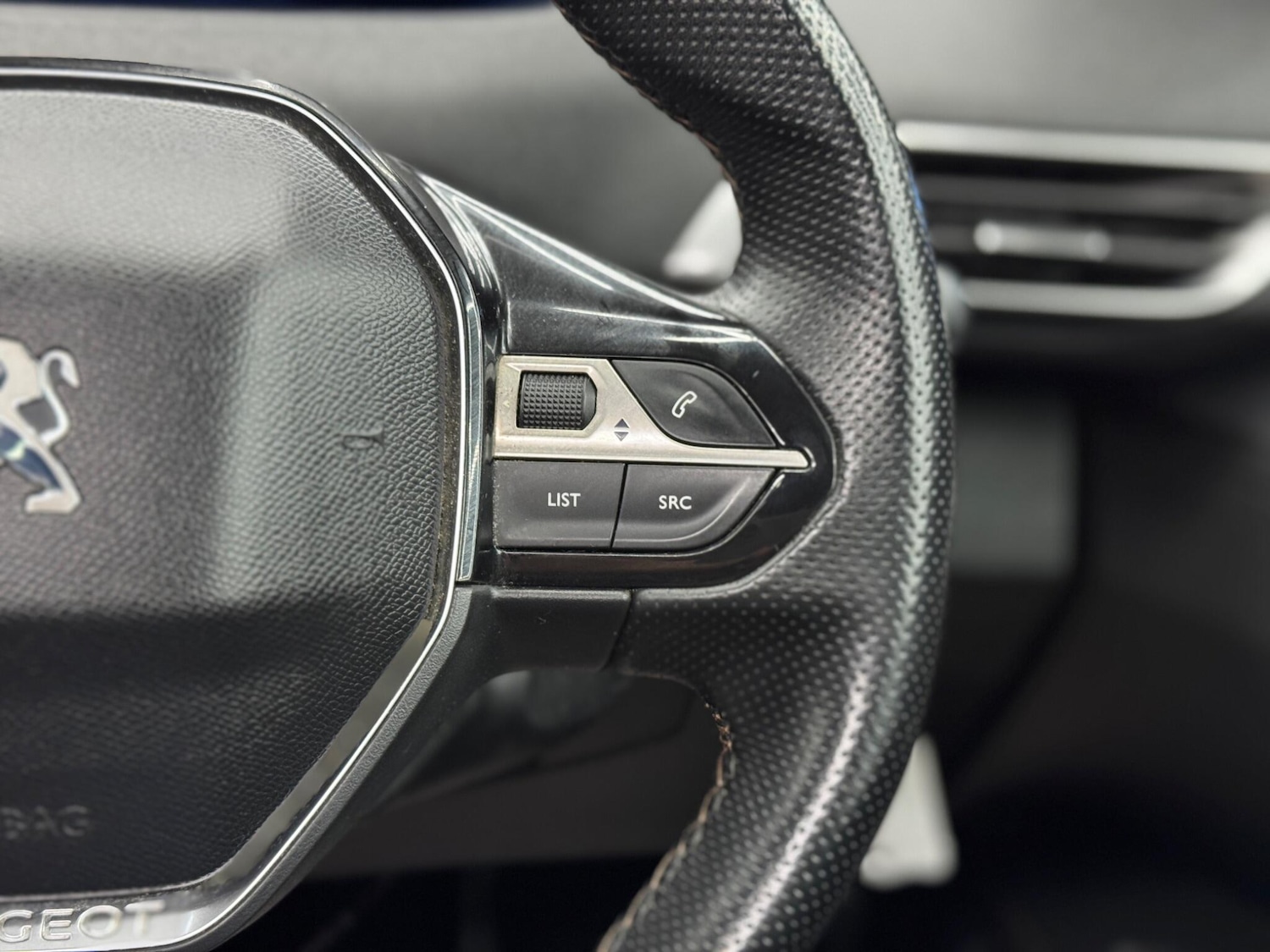 Used Peugeot 5008 2018 for sale - 77084475: Photo 22