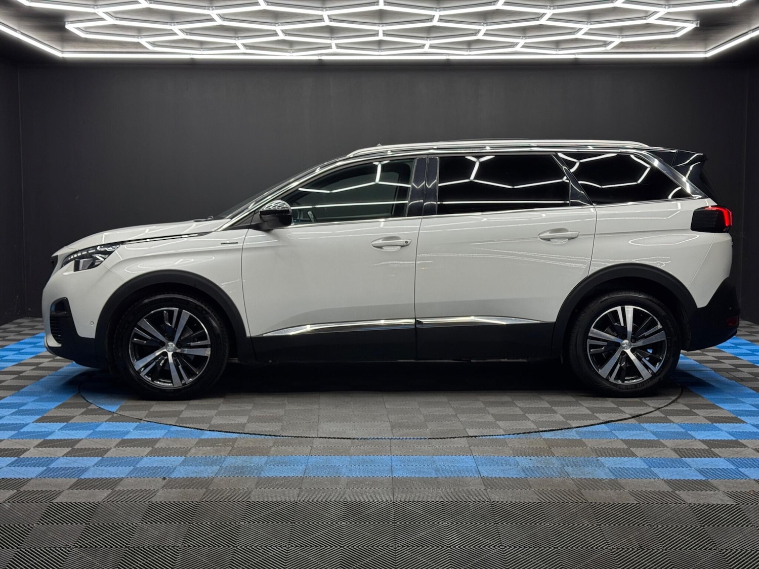 Used Peugeot 5008 2018 for sale - 77084475: Photo 8