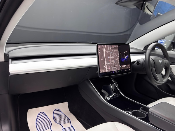 Used Tesla Model 3 2020 for sale - 76226255: Photo 11
