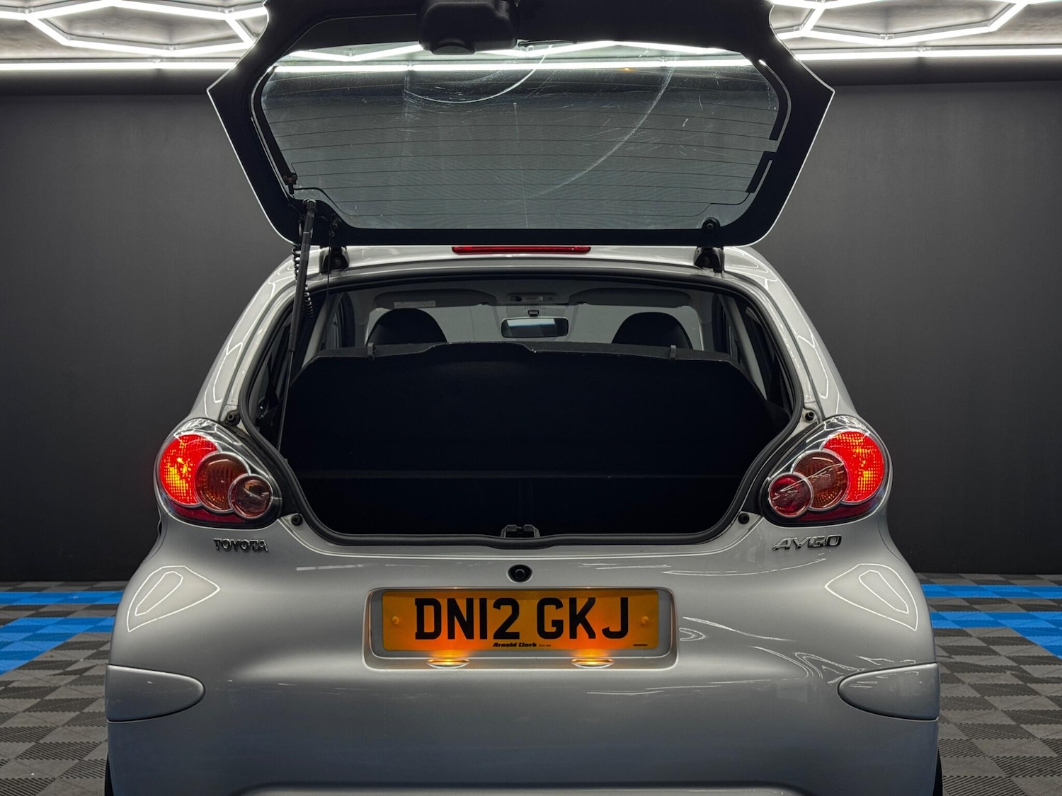 Used Toyota AYGO 2012 for sale - 76735035: Photo 29