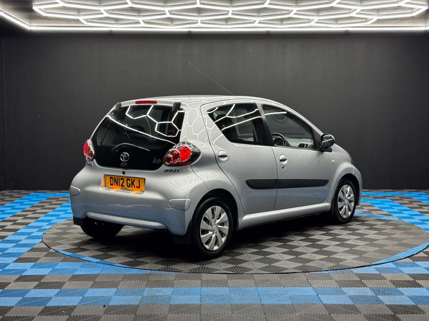 Used Toyota AYGO 2012 for sale - 76735035: Photo 5