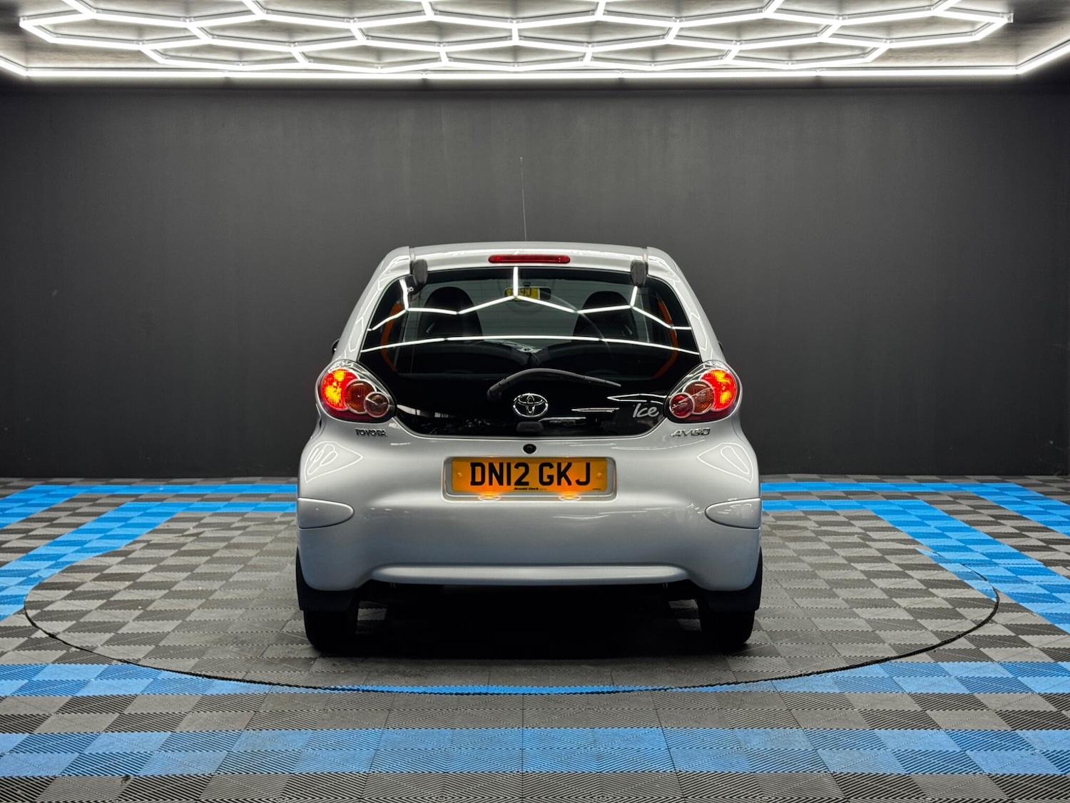 Used Toyota AYGO 2012 for sale - 76735035: Photo 6