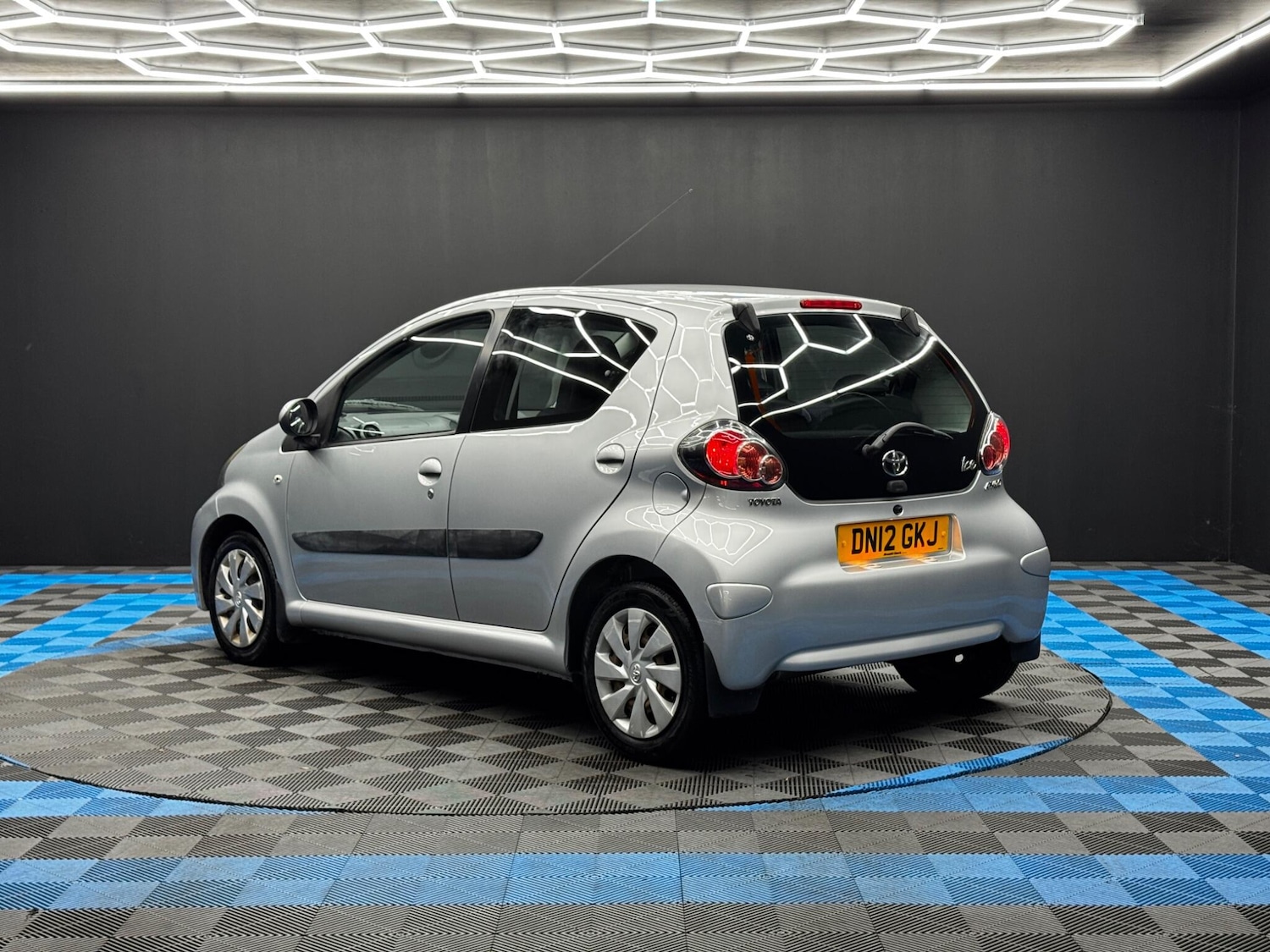 Used Toyota AYGO 2012 for sale - 76735035: Photo 7