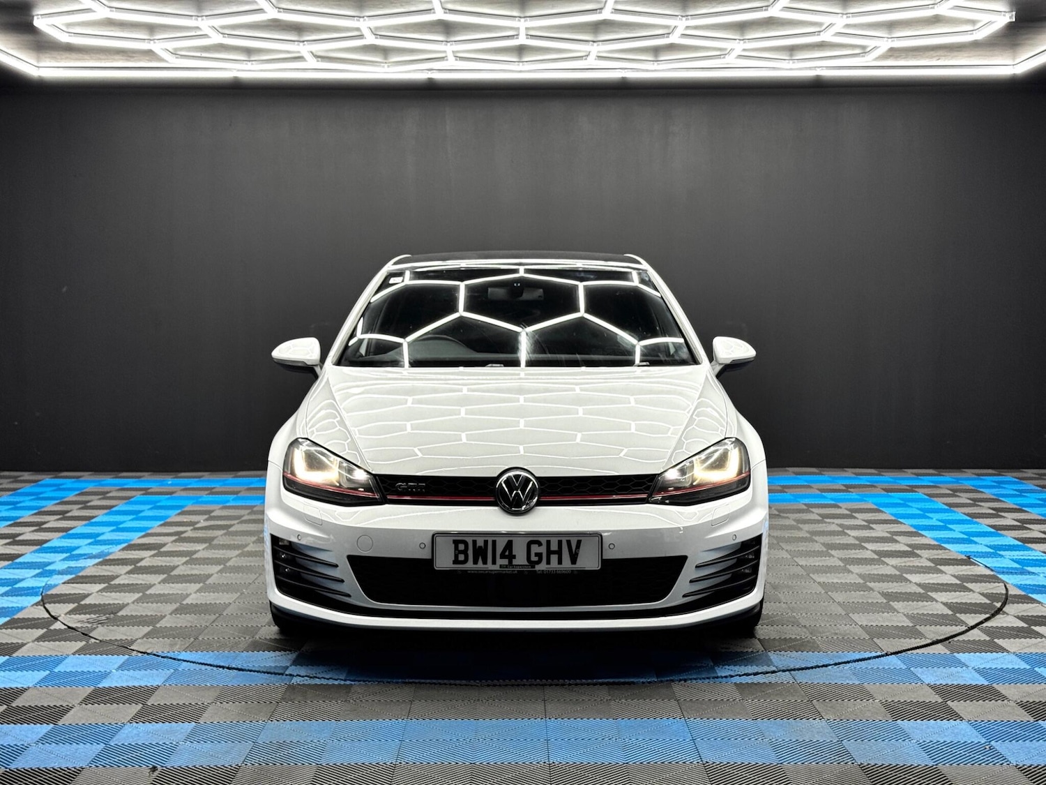 Used Volkswagen Golf 2014 for sale - 76865226: Photo 2