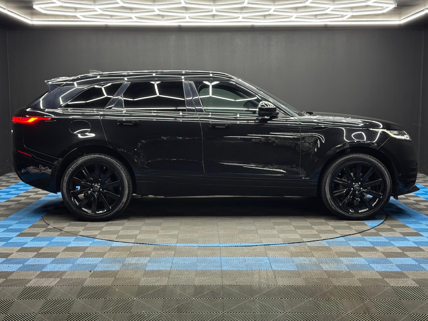 Used Land Rover Range Rover Velar 2020 for sale - 77839235: Photo 4