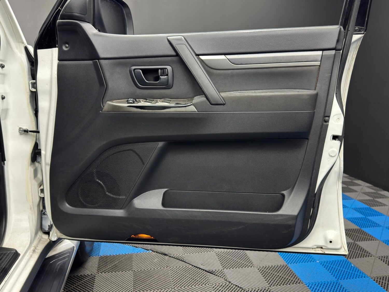 Used Mitsubishi Shogun for sale - 77510994: Photo 28