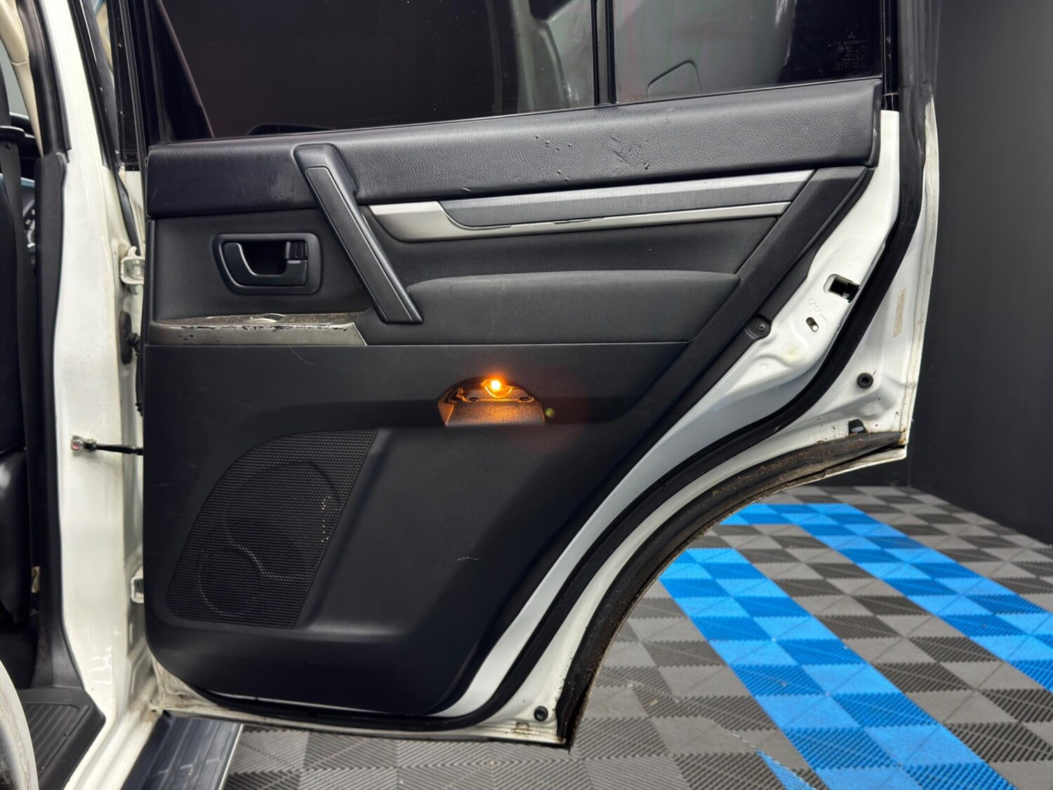 Used Mitsubishi Shogun for sale - 77510994: Photo 30