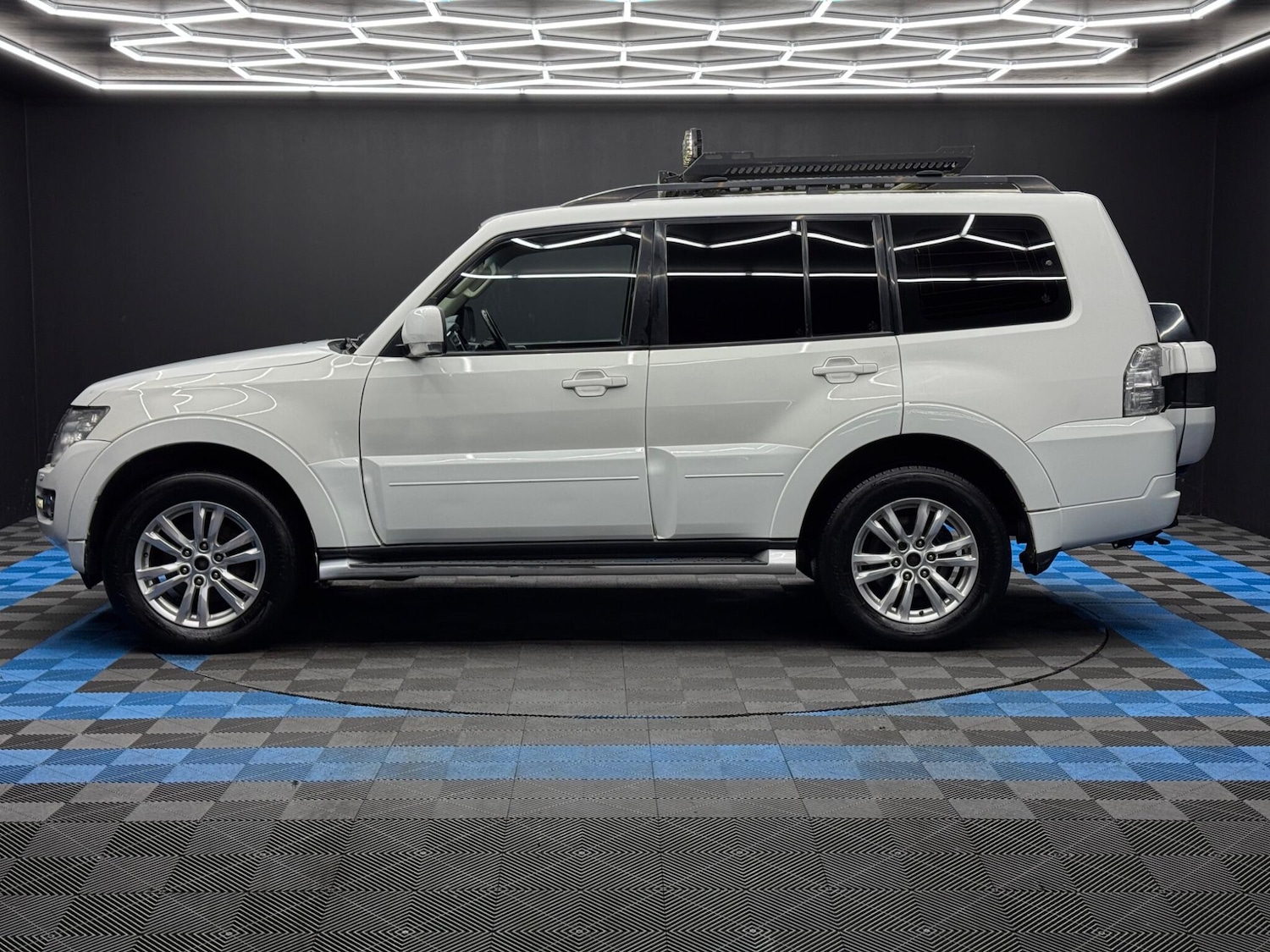 Used Mitsubishi Shogun for sale - 77510994: Photo 8