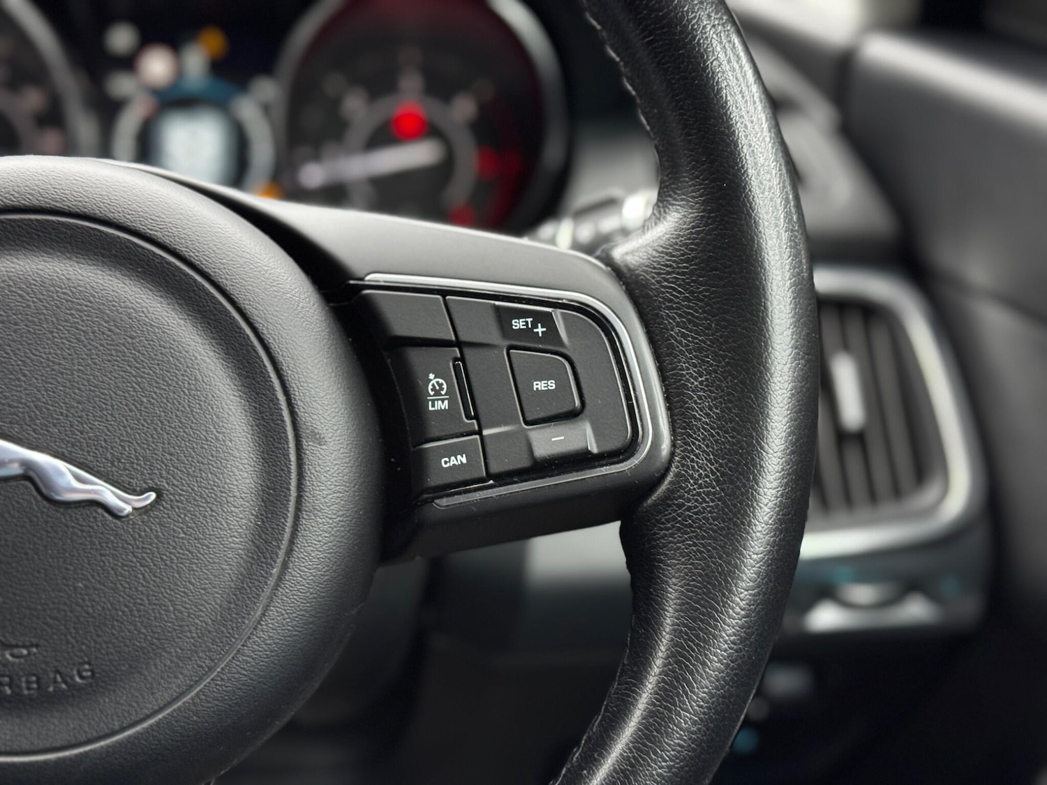 Used Jaguar E-Pace 2018 for sale - 76965014: Photo 21