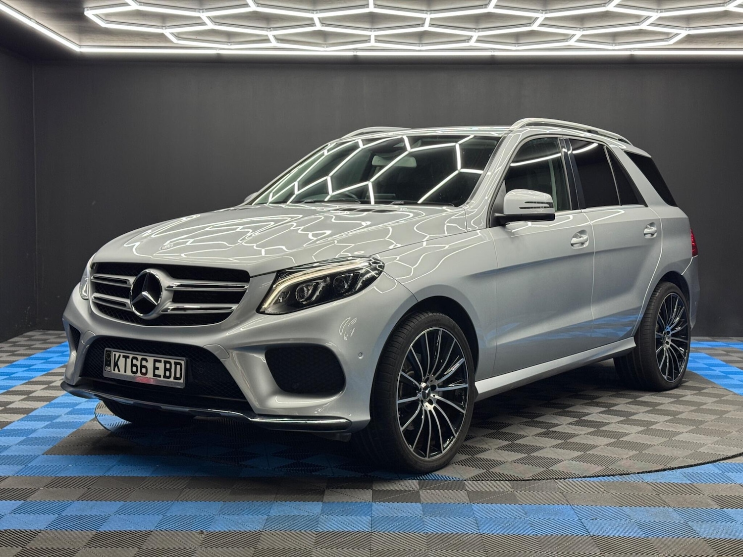 Used Mercedes-Benz GLE 2017 for sale - 76607193: Photo 3