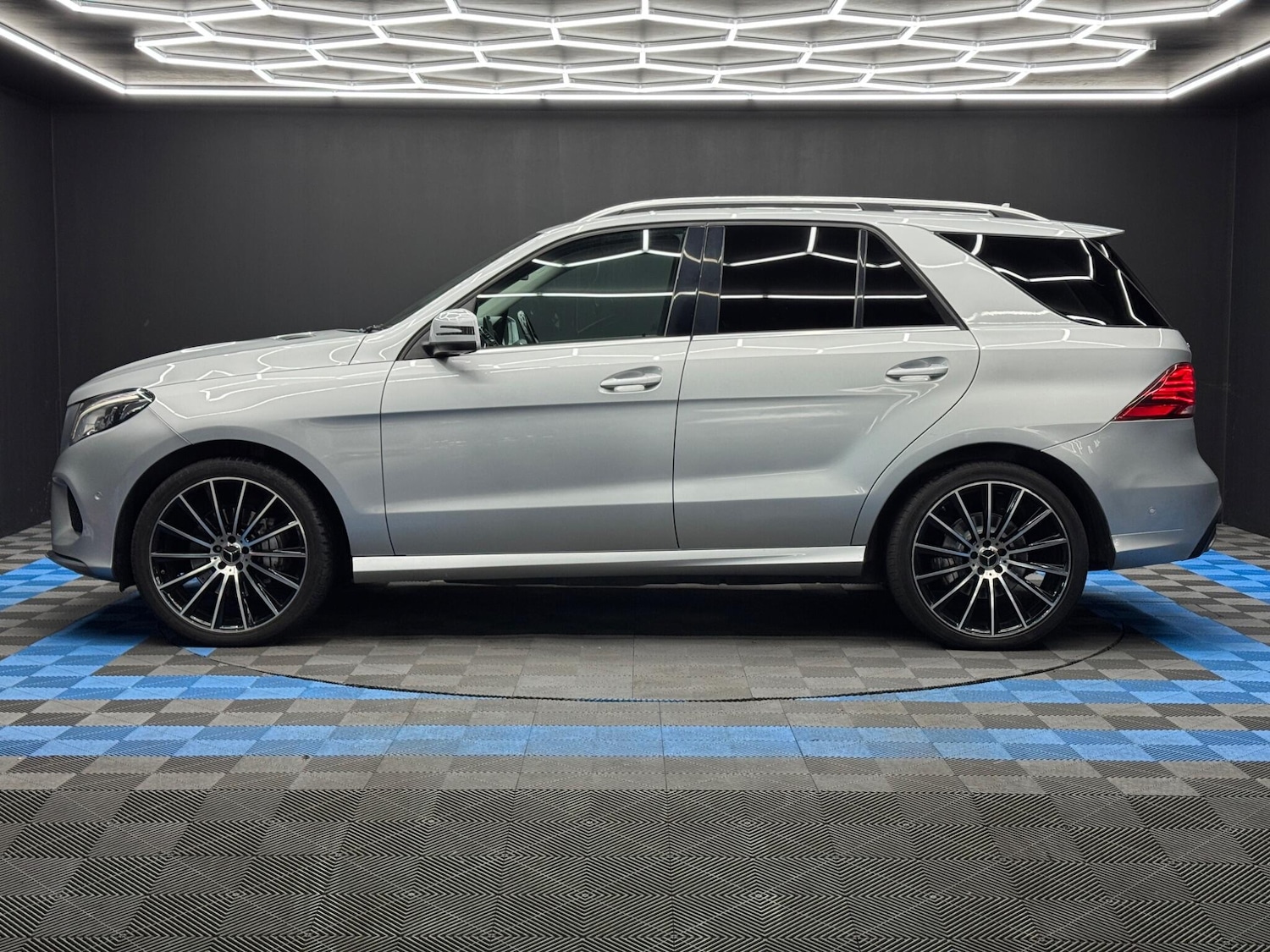 Used Mercedes-Benz GLE 2017 for sale - 76607193: Photo 8