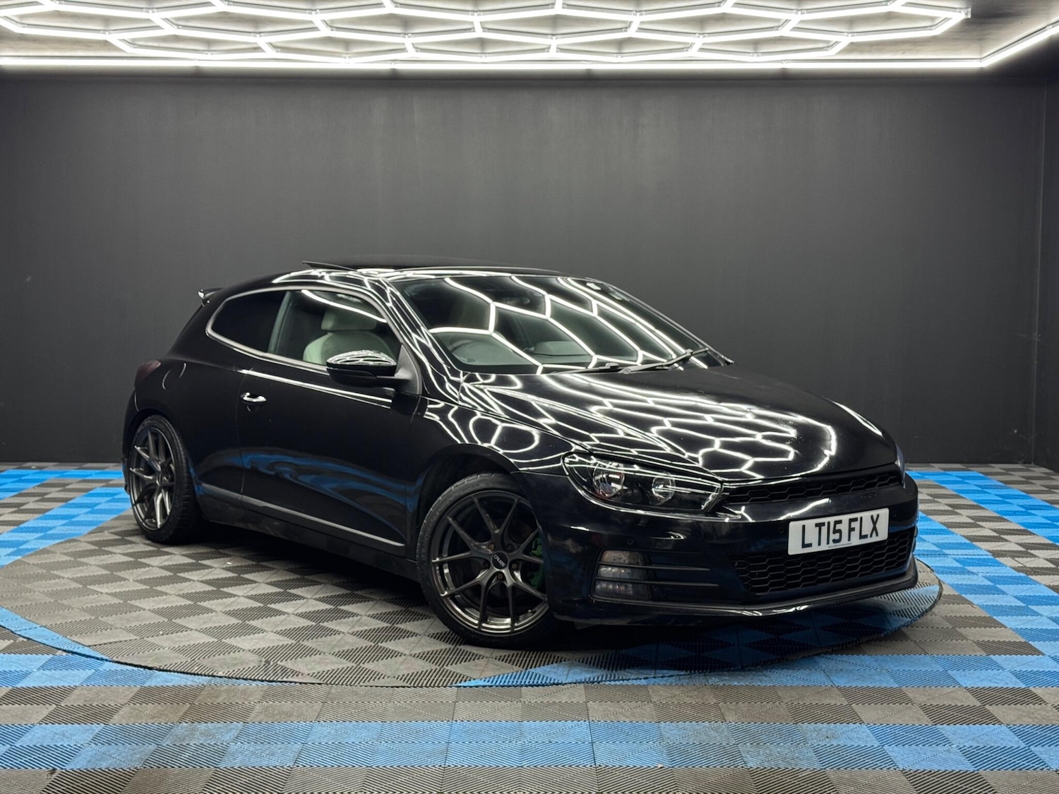 Used Volkswagen Scirocco for sale - 77696358: Photo 1