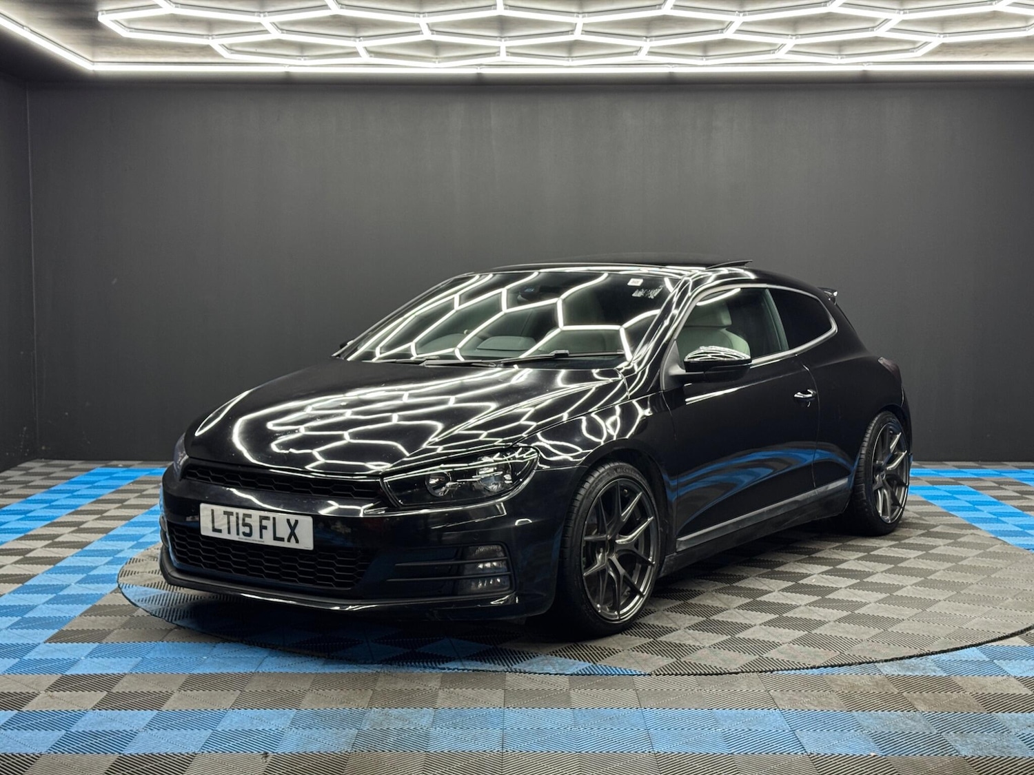 Used Volkswagen Scirocco for sale - 77696358: Photo 3