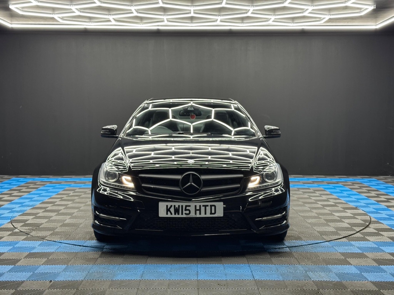 Used Mercedes-Benz C Class 2015 for sale - 77163509: Photo 2