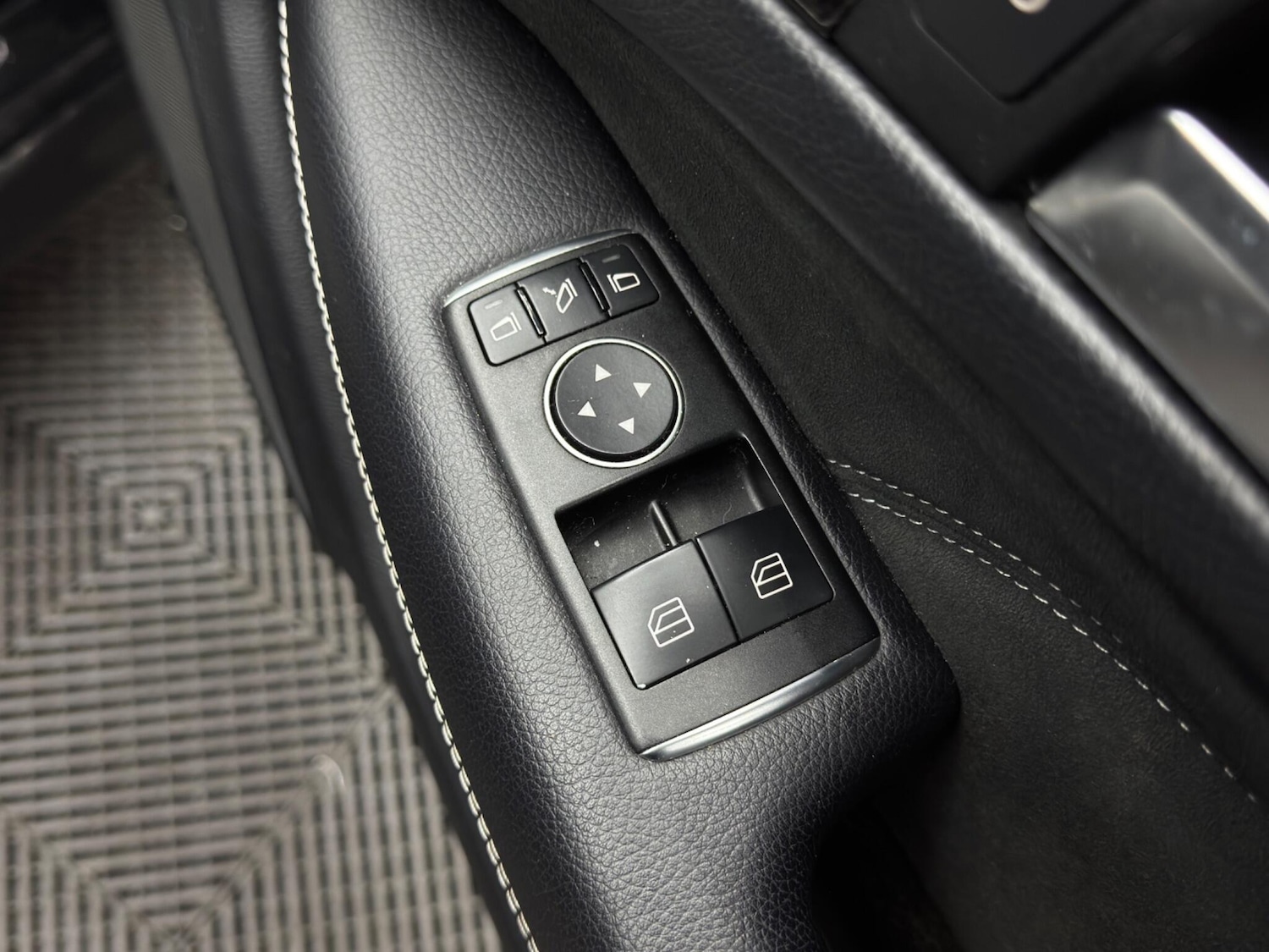 Used Mercedes-Benz C Class 2015 for sale - 77163509: Photo 38